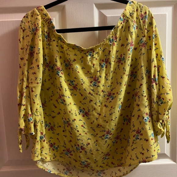 Top - Picture 2 of 2